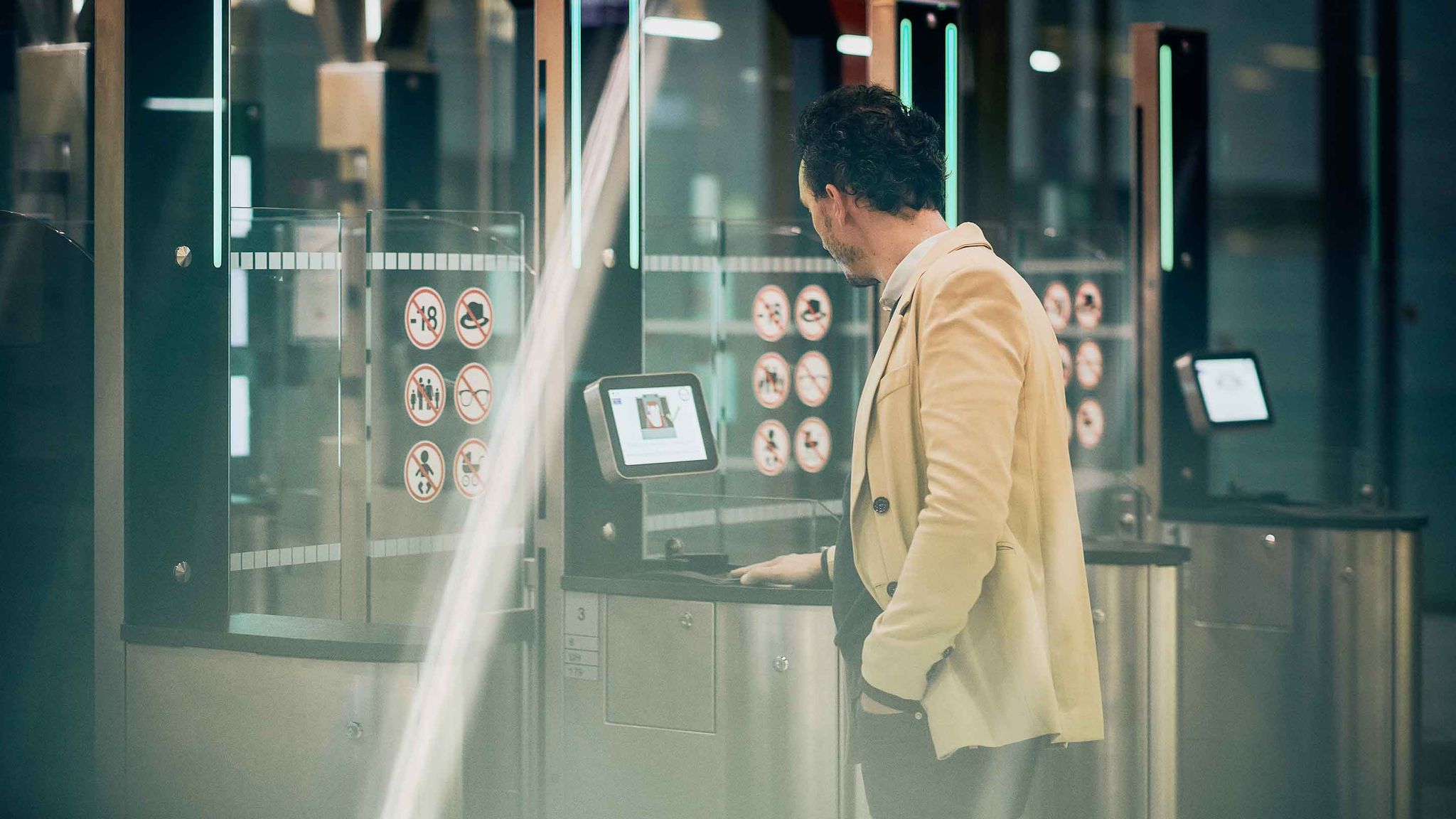 passer les contrôles automatiques à l'aéroport