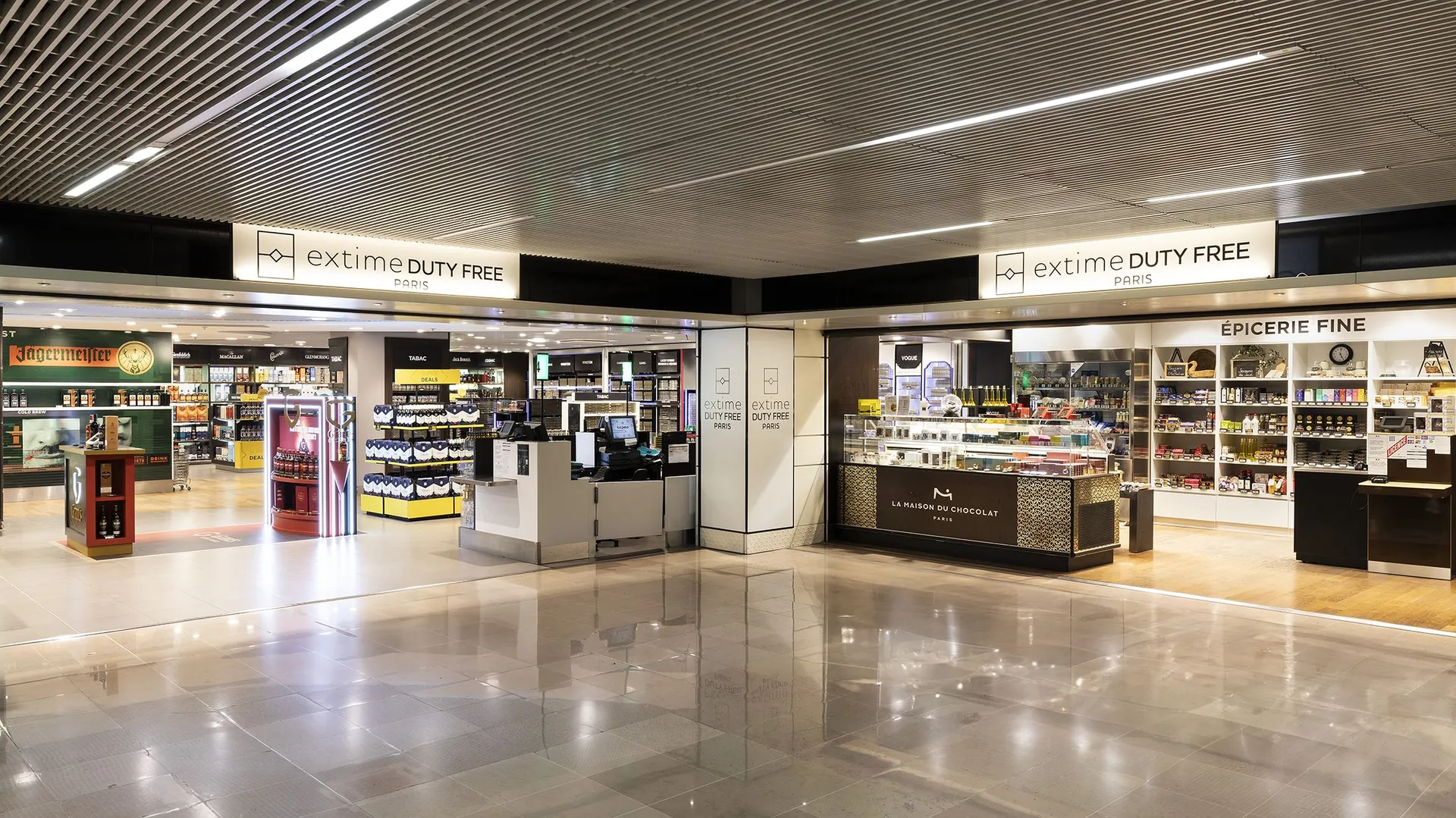 Duty-free shopping at the airport - Paris Aéroport